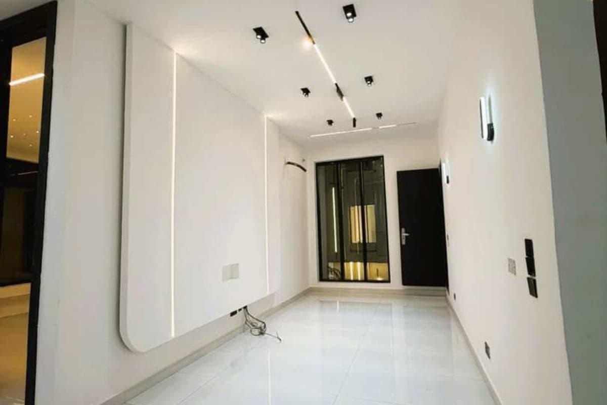 Brand New Luxury 5-Bedroom Fully Detached Duplex + BQ For Sale In Chevron, Lekki | ₦450M | Governor's Consent With Building Approval 4