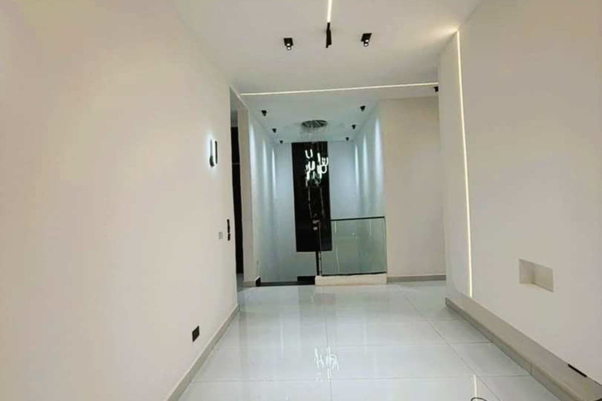Brand New Luxury 5-Bedroom Fully Detached Duplex + BQ For Sale In Chevron, Lekki | ₦450M | Governor's Consent With Building Approval 8