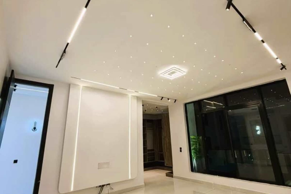 Brand New Luxury 5-Bedroom Fully Detached Duplex + BQ For Sale In Chevron, Lekki | ₦450M | Governor's Consent With Building Approval 9