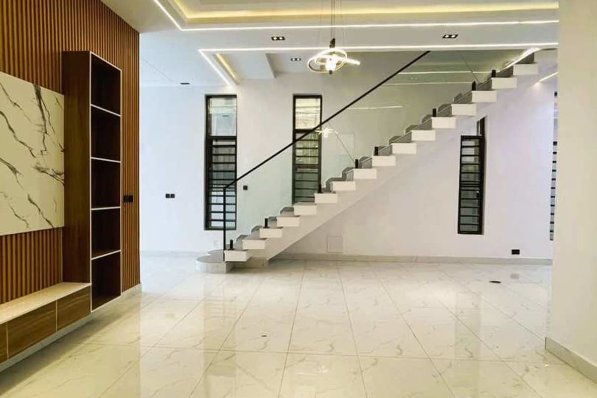  Exclusive Listing: Own A Fully Detached 6-Bedroom Duplex with Swimming Pool In Prime Chevron, Lekki | ₦750,000,000 | Governor's Consent With Building Approval 3