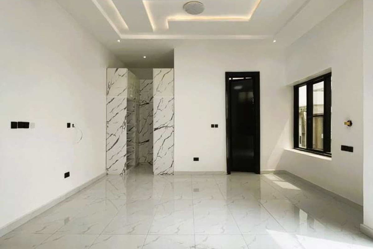  Exclusive Listing: Own A Fully Detached 6-Bedroom Duplex with Swimming Pool In Prime Chevron, Lekki | ₦750,000,000 | Governor's Consent With Building Approval 8