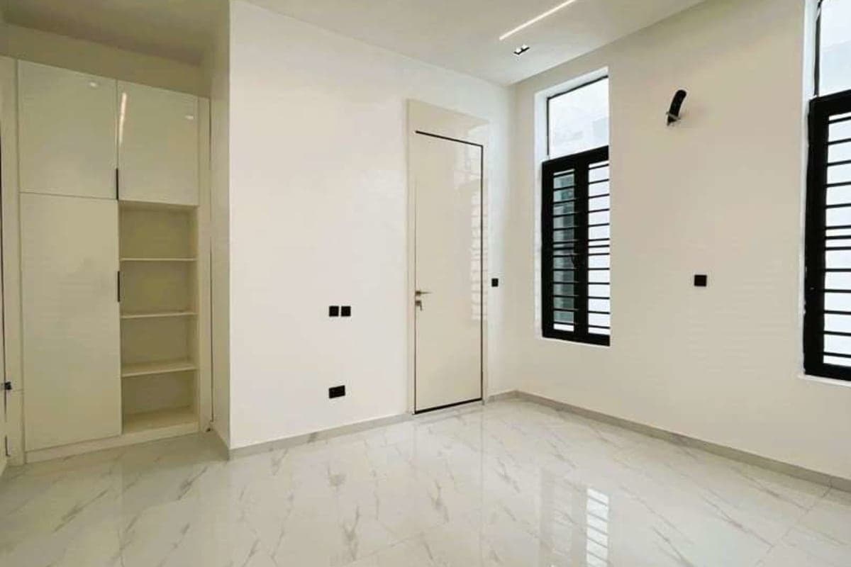 Serious Buyers Only: Exquisite 5 Bedroom Detached Duplex with Swimming Pool for Sale in Chevron, Lekki | ₦500M | Governor's Consent With Building Approval 13