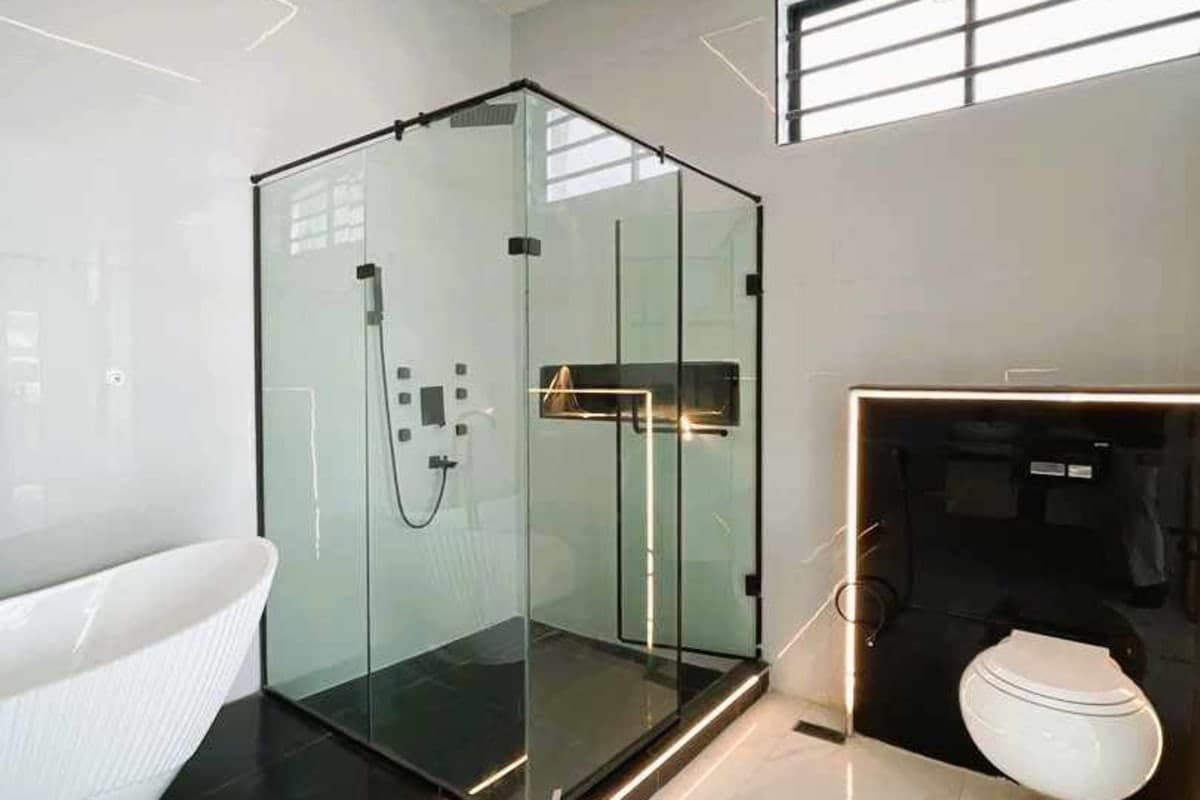 Serious Buyers Only: Exquisite 5 Bedroom Detached Duplex with Swimming Pool for Sale in Chevron, Lekki | ₦500M | Governor's Consent With Building Approval 18